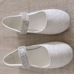 White size 4 dress shoes